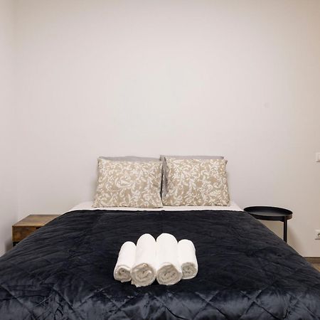 Deluxe Central Elizabeth Residence W/ 4Bedrm, 2Bathrm, 1Lvngrm Budapest Exterior photo