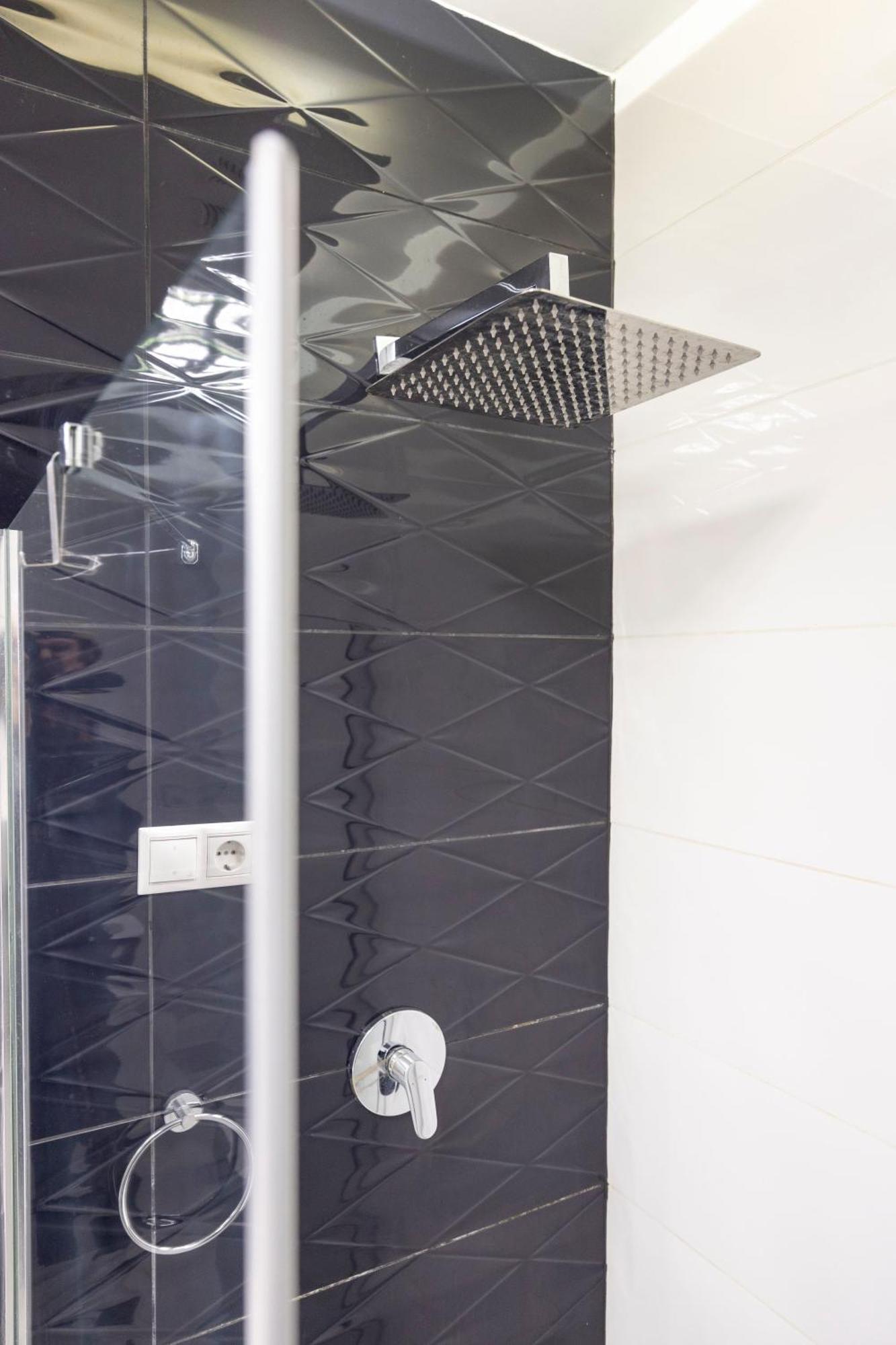 Deluxe Central Elizabeth Residence W/ 4Bedrm, 2Bathrm, 1Lvngrm Budapest Exterior photo